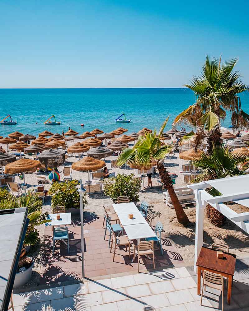 Servizio spiaggia, Ristorante, Pizzeria e Cocktail Bar - Lido Faro Blu a Sellia Marina - Calabria - Bandiera Blu